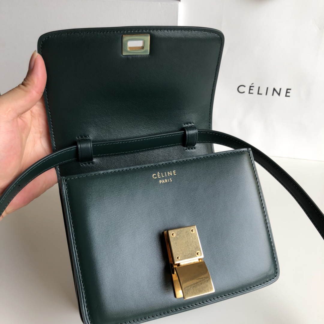 CELINE Classic box 全新品质升级 box 进口皮手搓纹 钢扣 17cm 墨绿色