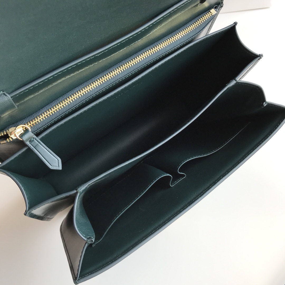 CELINE全新升级classic box 墨绿色 水晶皮 平纹 金扣 搭配羊皮内里 完美复古包 24cm
