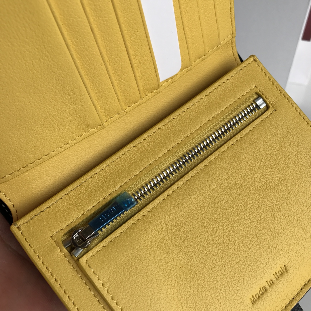 CELINE 搭扣钱夹 14 厘米 黑色掌纹/黄色 专柜同步钱包 