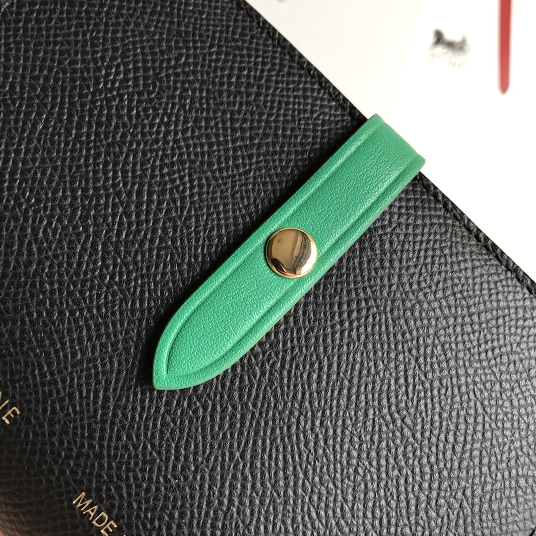 CELINE 搭扣钱夹 14厘米 黑色掌纹/仙人掌绿 专柜同步钱包