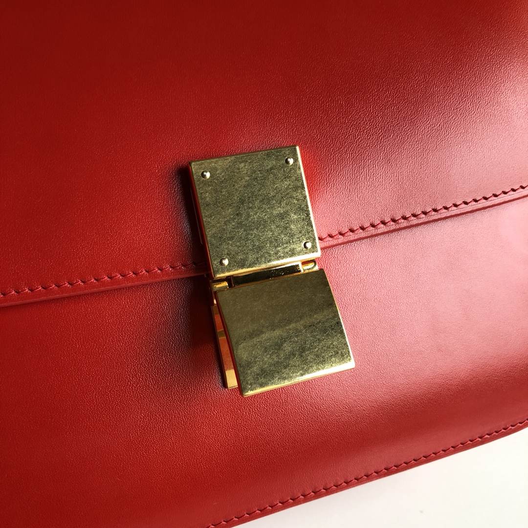 CELINE全新升级classic box 大红 水晶皮 平纹 金扣 搭配羊皮内里 完美复古包 24cm
