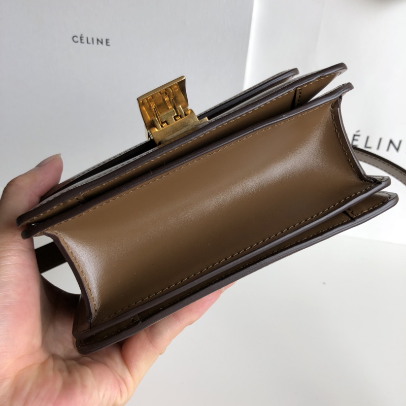 CELINE Classic box 全新品质升级 box 进口皮手搓纹 钢扣 17cm 焦糖色