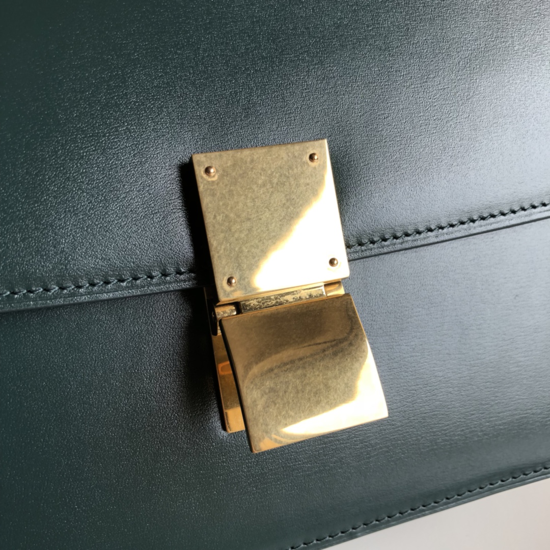 CELINE Classic box 全新品质升级 box 进口皮手搓纹 钢扣 24cm 墨绿色