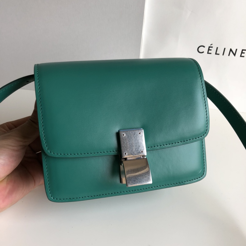 CELINE Classic box 全新品质升级 box 进口皮手搓纹 钢扣 17cm 清波绿