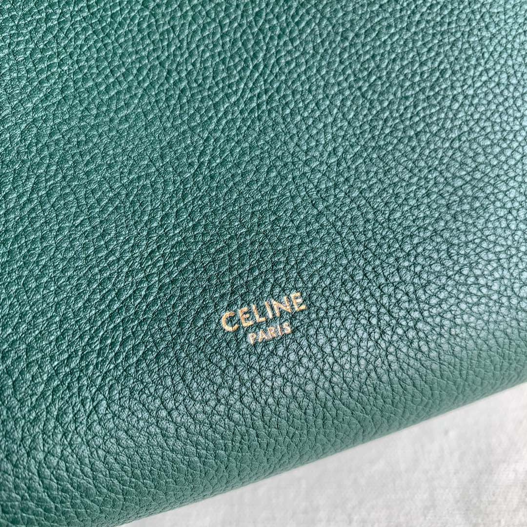 Celine 墨绿色 荔枝纹 SANGLE BUCKET小号柔软粒面小牛皮水桶包 18 X 25 X 12 厘米